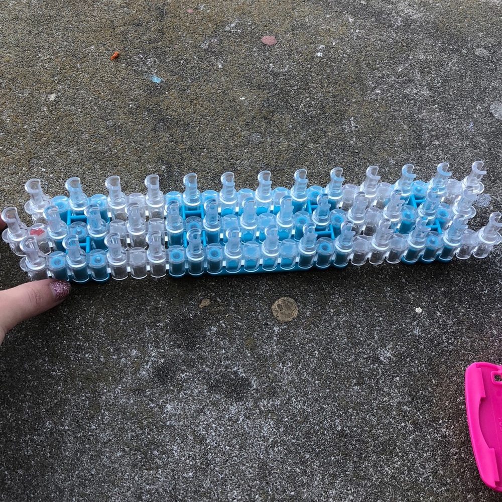 Rainbow loom maker